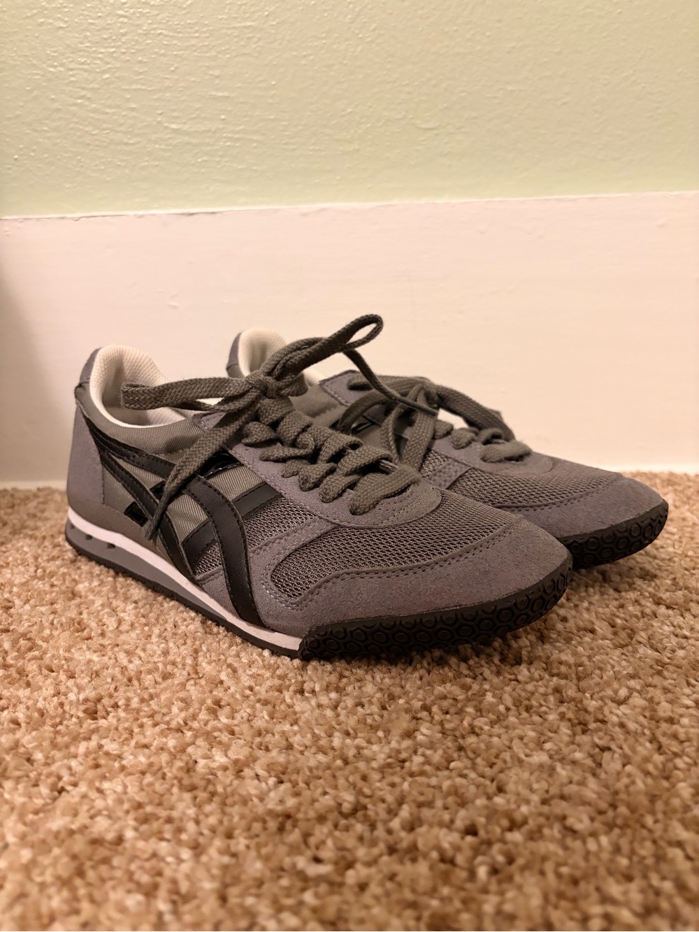 Onitsuka Tiger by Asics Men’s Gray and Black Low-Profile Sneakers